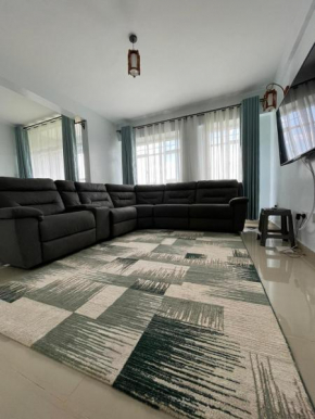 Zoe Homes 1br and 2br Apartment Greypoint 406